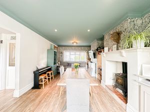 Photo 30- click for photo gallery